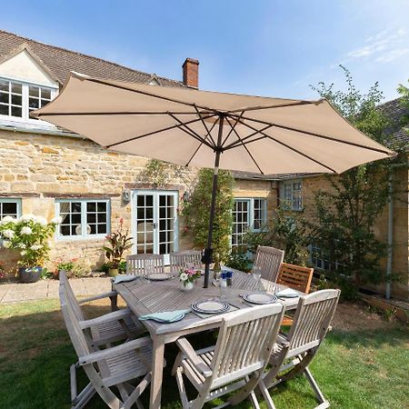 Pilgrim Cottage Bourton on the Hill Buitenkant foto