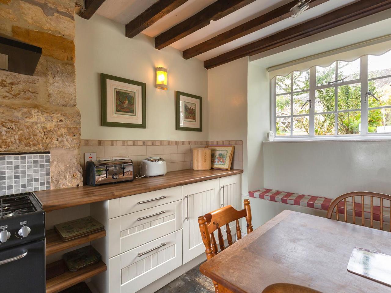Pilgrim Cottage Bourton on the Hill Buitenkant foto