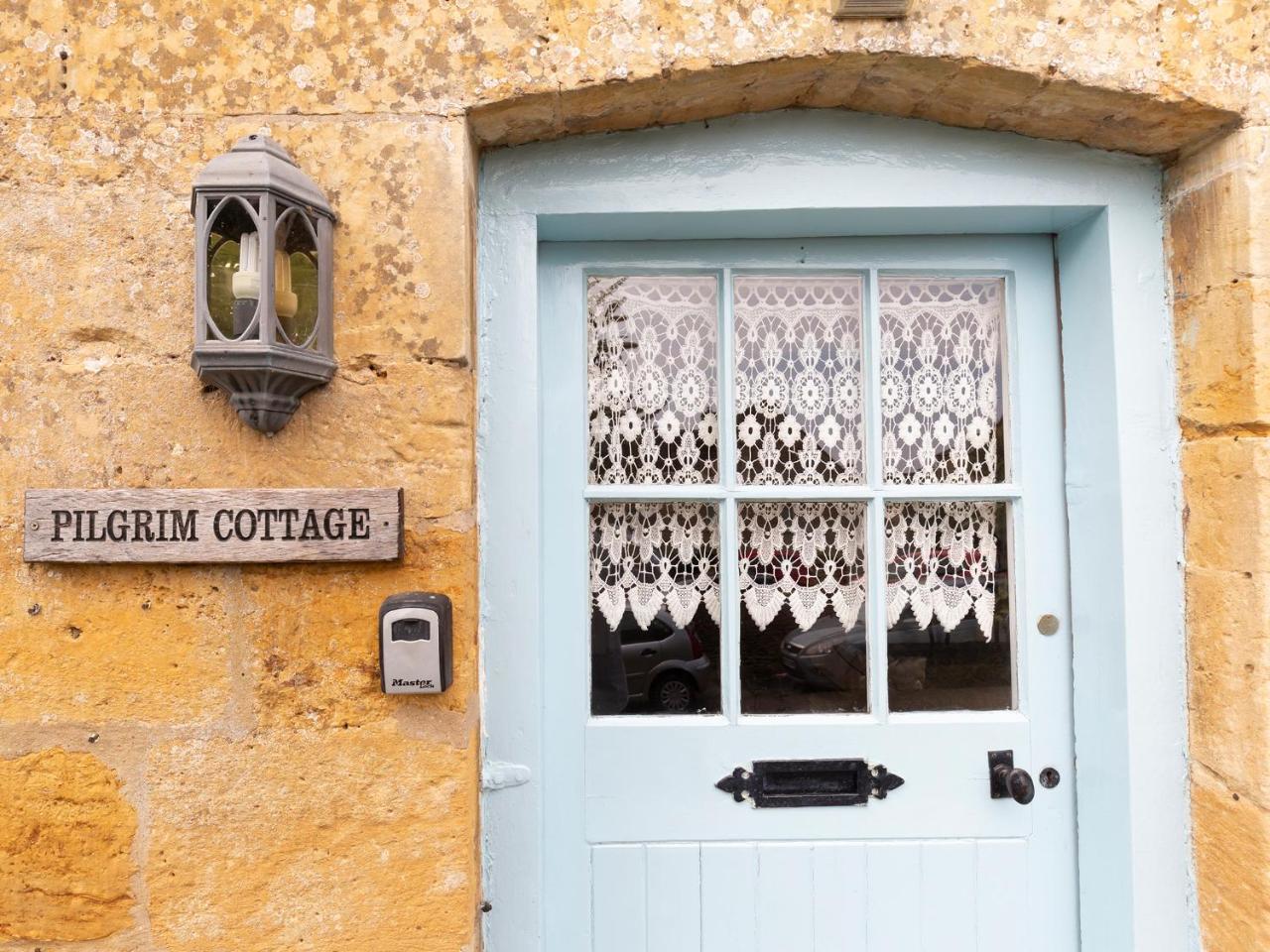 Pilgrim Cottage Bourton on the Hill Buitenkant foto
